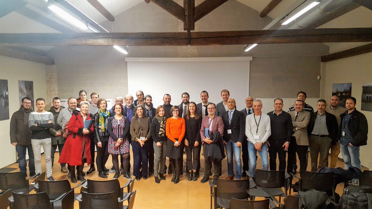 Bip_Group's tweet photo. .@CaFoscari e la @camcomVeRo hanno avviato un programma che mira a supportare il #PID40, pilastro del piano Industry 4.0 . @arsetinventio ha tenuto 2 workshop con l'obiettivo di sensibilizzare i partecipanti al digitale e delineare roadmap concrete per mettere a terra i progetti. https://t.co/7UMLXCoOhv