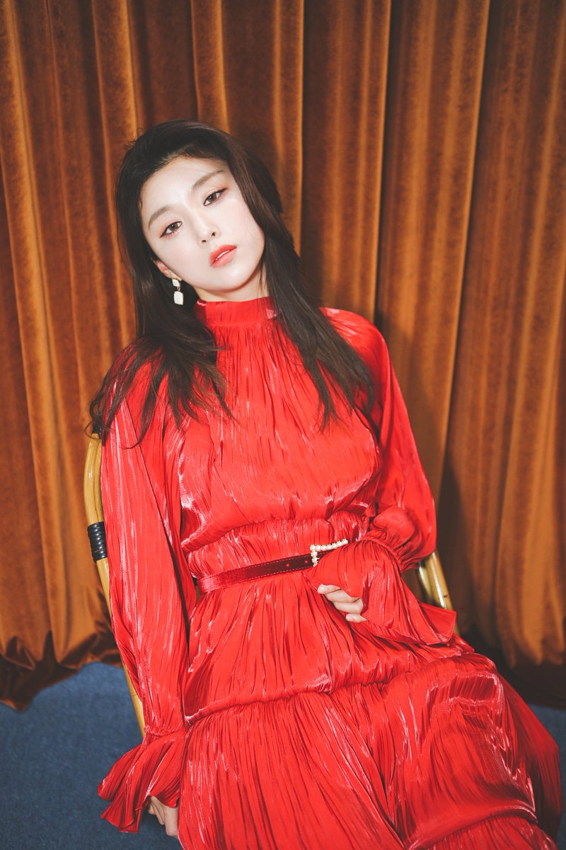 TTanium_'s tweet photo. 🍸샴페인드레스, 레드/블랙/화이트

실물을 보자마자 반드시 소장해야한다고외친 드레스입니다. 바디라인을 따라 물결처럼 흘러내리는듯한 핏의 고혹적인 새틴드레스로 파티,특별한날, 여행지에서 인생사진을 남길수있는 럭셔리한 드레스입니다. 이런 분위기 레드드레스 정말 흔치않습니다..🥰 https://t.co/ROHfwExR5E