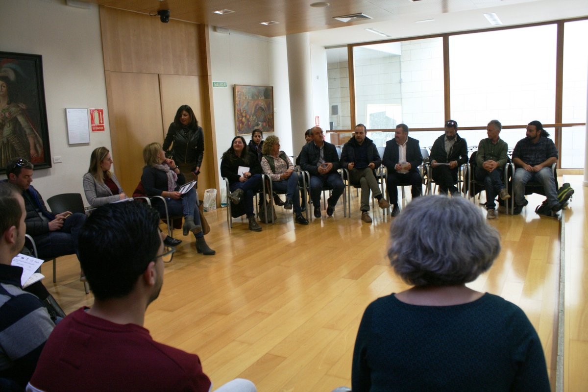 El salón de plenos del <a href="/AyuntTOTANA/">TOTANA AYUNTAMIENTO</a> acoge la reunión del foro de seguimiento de la Carta Europea de Turismo Sostenible del <a href="/SierraEspunaPR/">Parque Regional de Sierra Espuña</a> y su entorno, con responsables <a href="/sierraespuna/">Sierra Espuña</a> #Totana 🌿🐿️🚵‍♂️🚶‍♀️⏱️