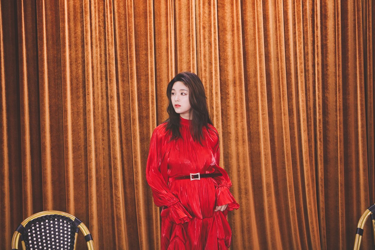 TTanium_'s tweet photo. 🍸샴페인드레스, 레드/블랙/화이트

실물을 보자마자 반드시 소장해야한다고외친 드레스입니다. 바디라인을 따라 물결처럼 흘러내리는듯한 핏의 고혹적인 새틴드레스로 파티,특별한날, 여행지에서 인생사진을 남길수있는 럭셔리한 드레스입니다. 이런 분위기 레드드레스 정말 흔치않습니다..🥰 https://t.co/ROHfwExR5E