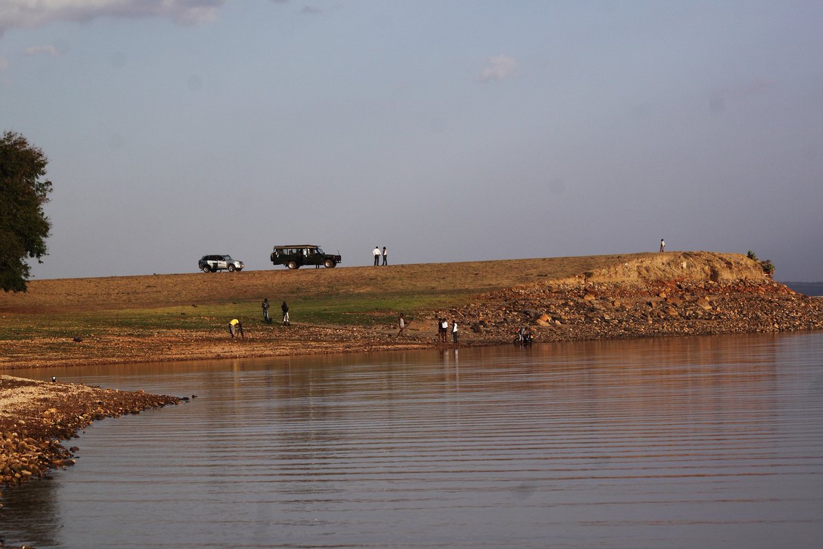 MachakosTourism's tweet photo. Have you ever been to Masinga Dam? This is a 60M tall &amp; 2,200M long embankment dam with an average capacity volume of 5 Million cubic meters. The dam which is one of the largest dams in EA contains a spillway which offers spectacular views during the raining season. #TembeaMacha https://t.co/3R7incSBt5