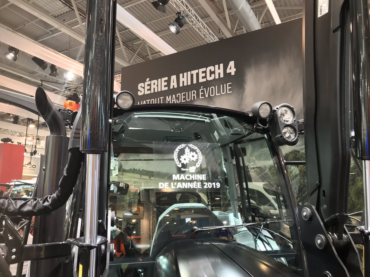 PRS_Agri's tweet photo. #SIMA #Parijs @sima_paris Hal 7 #Valtra #TrekkerVanHetJaar2019 WOW!! https://t.co/QceSScKOzq
