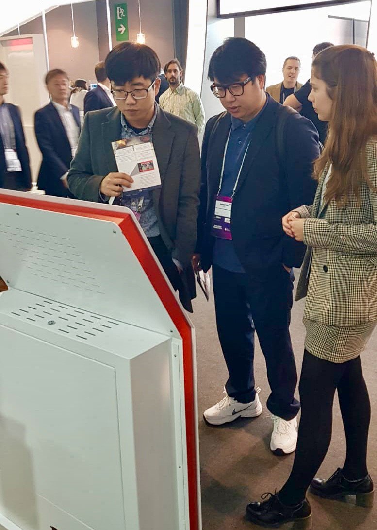 Seguimos otro día más en el #MWC, presentando todas las posibilidades ofrecidas por nuestros quioscos autoservicios   #MWC19 #SpainMWC