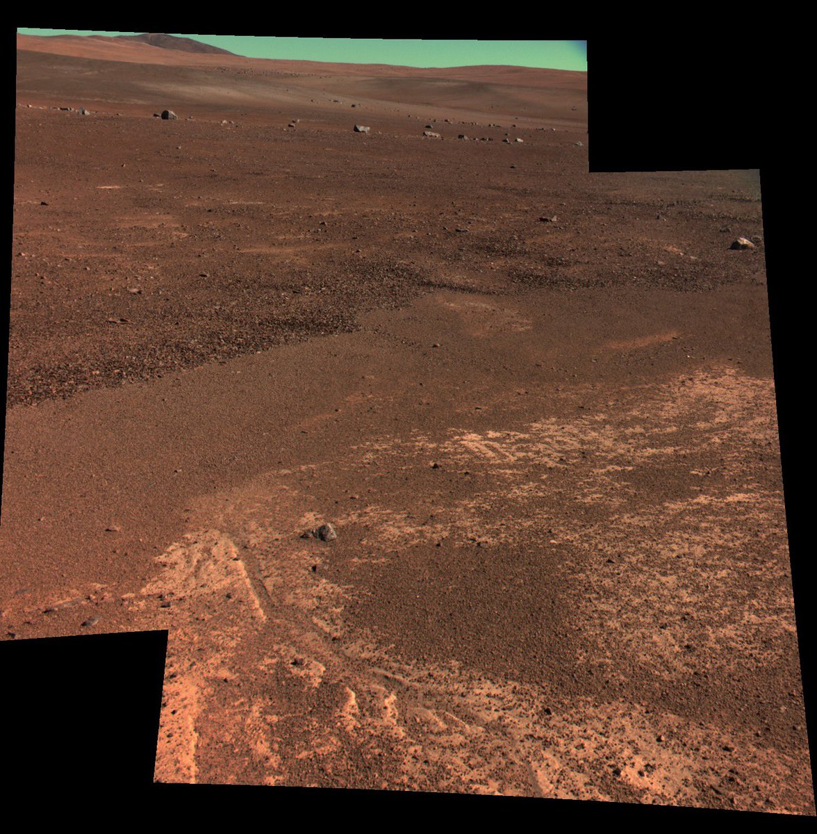 Ooohhhh science! Contact between hydrated light material and darker possibly volcanic layer...#ExoFit19 <a href="/ExoMarsPanCam/">ExoMars PanCam</a> <a href="/AUPE_ExoMars/">AUPE</a>