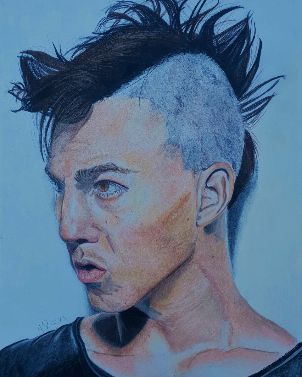 Jenny16202615's tweet image. Finished this drawing of @timolischu a few minutes ago.
#cdrb #timoliverschultz #art #clubderrotenbänder