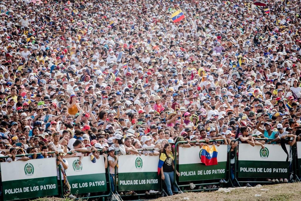 Quiero expresar mi agradecimiento a todos los artistas que elevaron sus voces por Venezuela en el concierto Ayuda y Libertad.

Gracias por denunciar ante el mundo la emergencia humanitaria que vive nuestro país. 

¡El sonido de la libertad retumbará muy pronto en Venezuela!