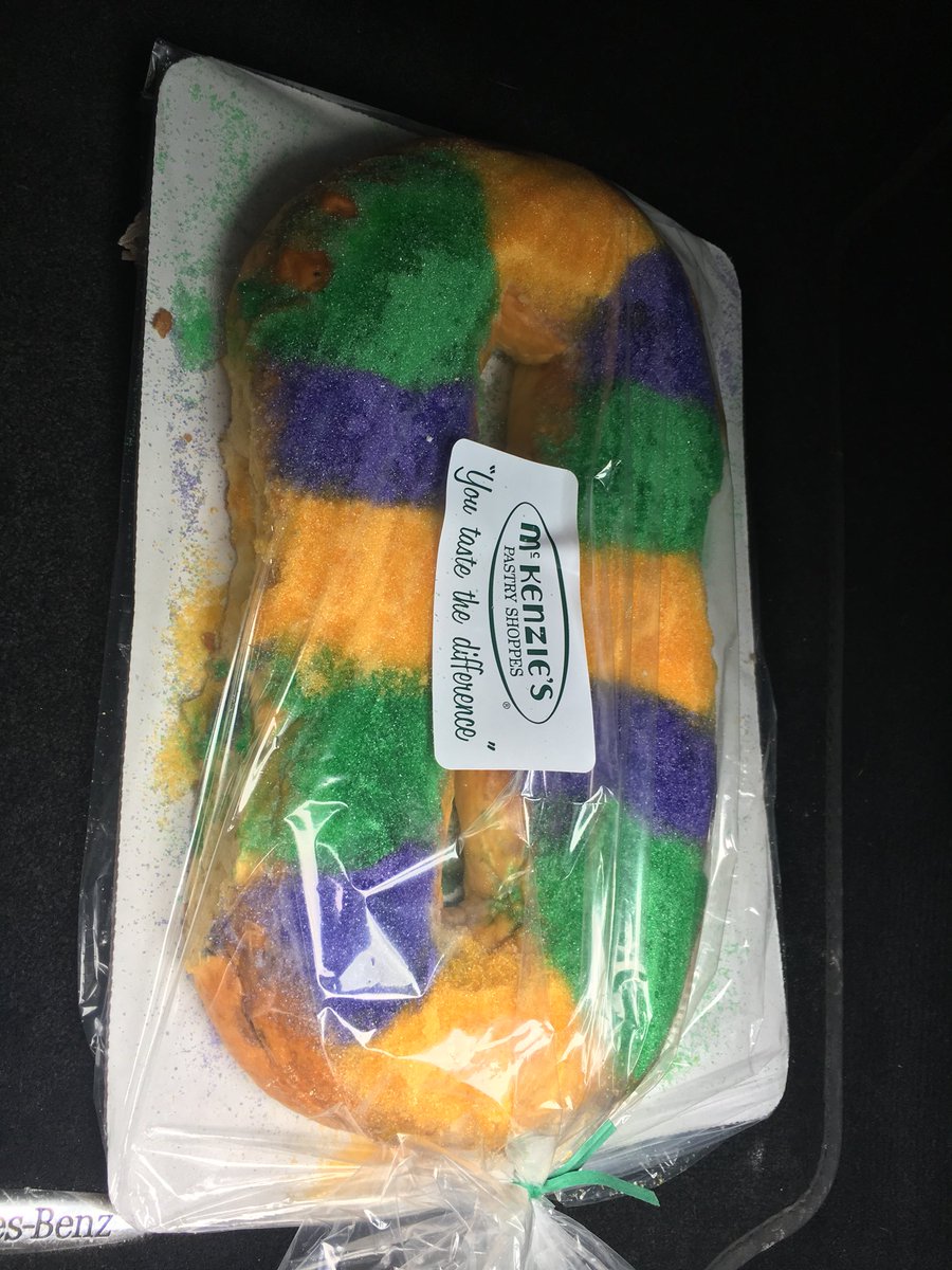 KaareJohnson's tweet photo. Oh boy!  #LePoop #TheOriginalMcKenziesKingCake #PlainJane If you’ve never had this particular king cake but have eaten other ones, don’t waste your time. But if you are a kid growing up in New Orleans and you are about 45 or older, you remember this thing from being a kid https://t.co/LNNHB9b1wk