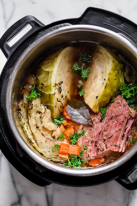 re_eats's tweet image. Instant Pot Corned Beef and Cabbage | bit.ly/2IzrWdt | #5PP #5SP #BeefRecipes #DinnerRecipes #EggFreeRecipes #Recipes #StPatricks #Whole30 #Winter