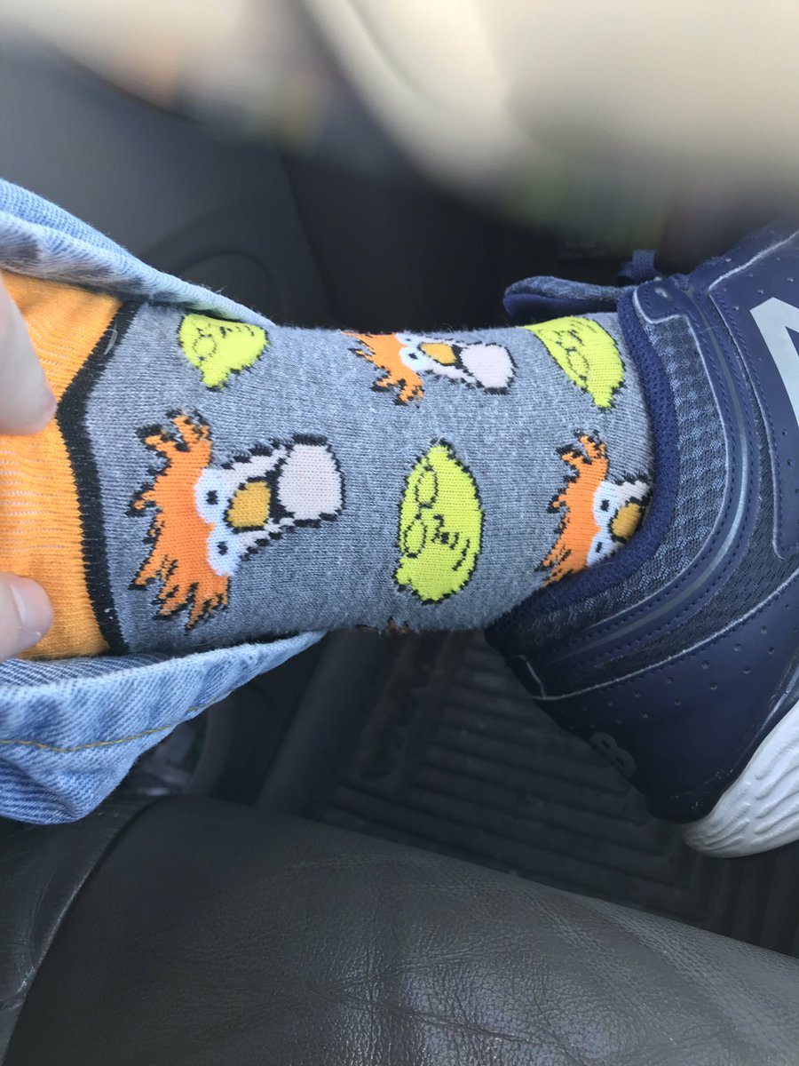 Caseyondemand's tweet photo. You know you wish you had my Dr. Bunsen Honeydew and Beaker socks....You KNOW you do. #caseyssocks #coolsocks #socks #sockinfluencer #cool #muppets #drbunsenhoneydew #beaker #drbunsenhoneydewandbeaker #caseyssocks https://t.co/MNdYpRARFE