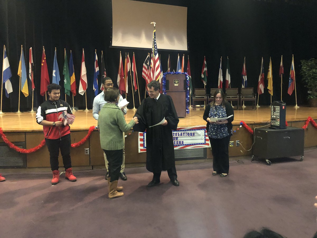 GlobalCleveland's tweet photo. Morocco
Venezuela
Cuba
France
Philippines
China
Israel
Poland
India
Ukraine
one by one names and home countries are called! #GlobalCLE https://t.co/GpS7pS2bHe