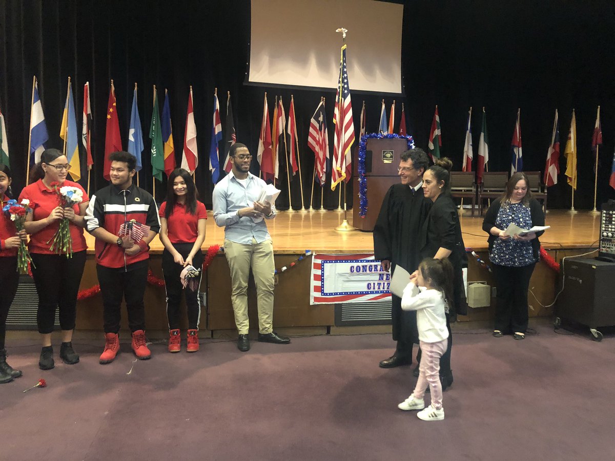 GlobalCleveland's tweet photo. Morocco
Venezuela
Cuba
France
Philippines
China
Israel
Poland
India
Ukraine
one by one names and home countries are called! #GlobalCLE https://t.co/GpS7pS2bHe