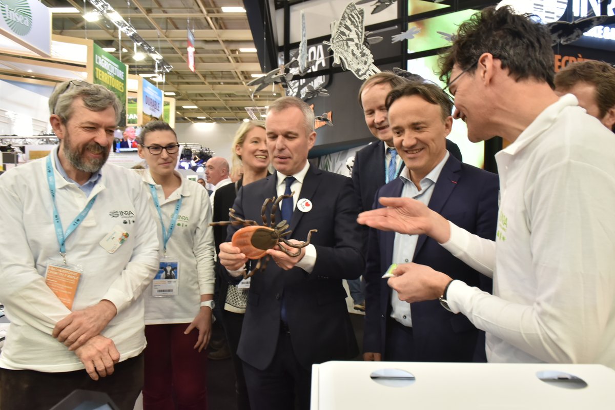 INRAE_Intl's tweet photo. #SIA2019 @FdeRugy @Min_Ecologie welcomed on #INRA stand by @PhMauguin INRA President, JF Soussana Vice President in charge of International Affairs, T Caquet Scientific Director #Environment &amp; teams conducting research on #ticks, alpine lakes &amp; interactions between plants &amp; fungi https://t.co/vdKQGmuW0E