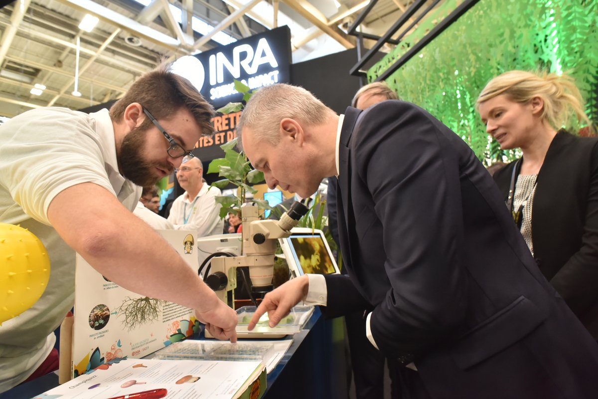 INRAE_Intl's tweet photo. #SIA2019 @FdeRugy @Min_Ecologie welcomed on #INRA stand by @PhMauguin INRA President, JF Soussana Vice President in charge of International Affairs, T Caquet Scientific Director #Environment &amp; teams conducting research on #ticks, alpine lakes &amp; interactions between plants &amp; fungi https://t.co/vdKQGmuW0E