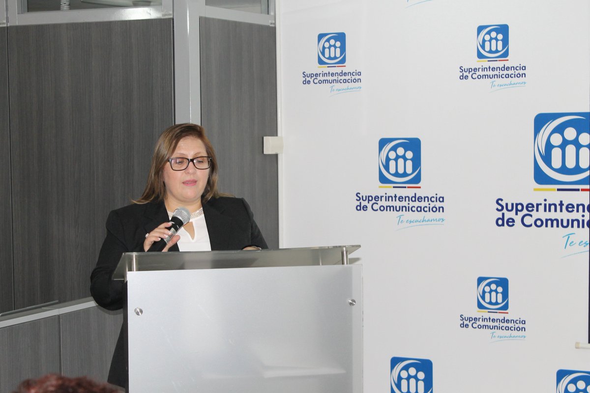 SupercomZona6's tweet photo. Cumplimos con la Constitución vigente desde el año 2008. Mónica Reyes Bermeo, Intendente Zonal 6 de la @SupercomEc inicia presentación de informe. #SupercomRendiciónDeCuentas https://t.co/pBK5dNf9c1