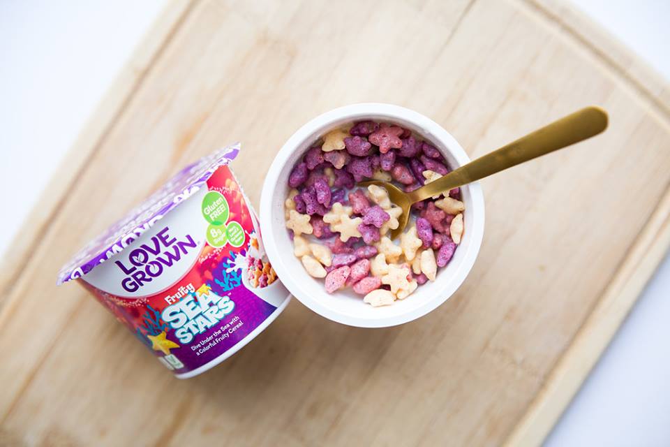 HughesBrandMix's tweet photo. With a delicious tropical fruity taste and so much crunch, Sea Stars are a fun and colorful way to power your day. #LoveGrown #SeaStars #packagedesign #branding #marketing #breakfast #cereal #consumerpackagedgoods https://t.co/cUqdYFneLg