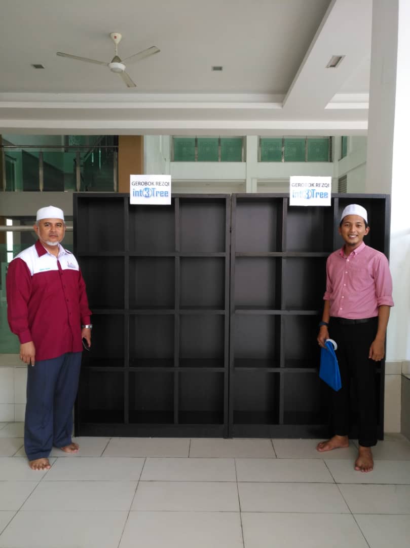 Int3treeHQ's tweet photo. Gerobok rezeki int3tree...masjid sungai besi.... https://t.co/BkgdAl8Xc5