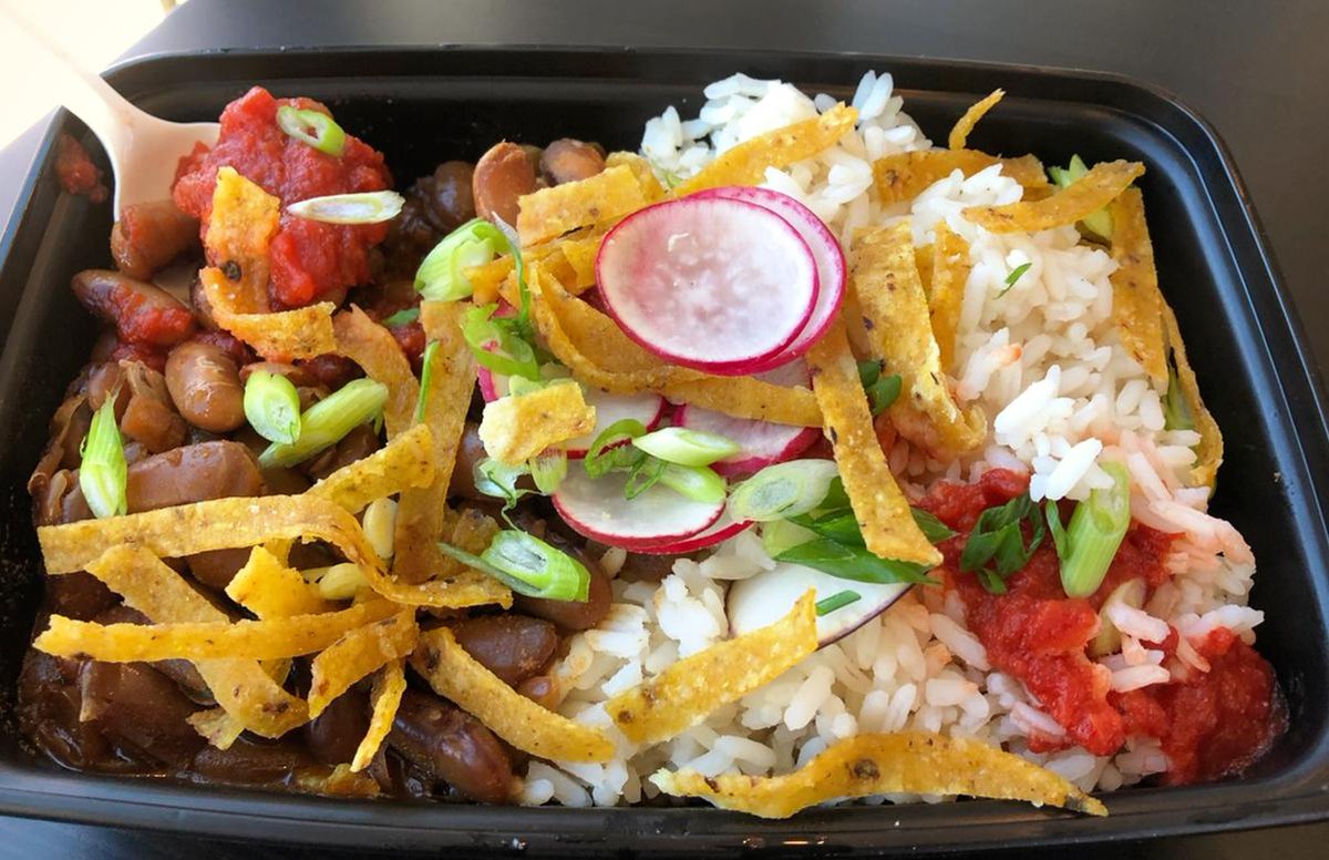 FarmFreshRI's tweet photo. How about a #SouthwesternBowl for #lunch? #sweetNsavory #HouseMade #HarvestKitchen #LocalFoodCafe Monday through Friday, 7am-3pm #2BayleySt #Pawtucket
#LocalFood #FarmFresh #LocalYouth #LocalFoodsCafe #YouthTraining #JobTraining #NonprofitCafe #YouthJobs #SupportLocalYouth https://t.co/7FIM7mTjEe