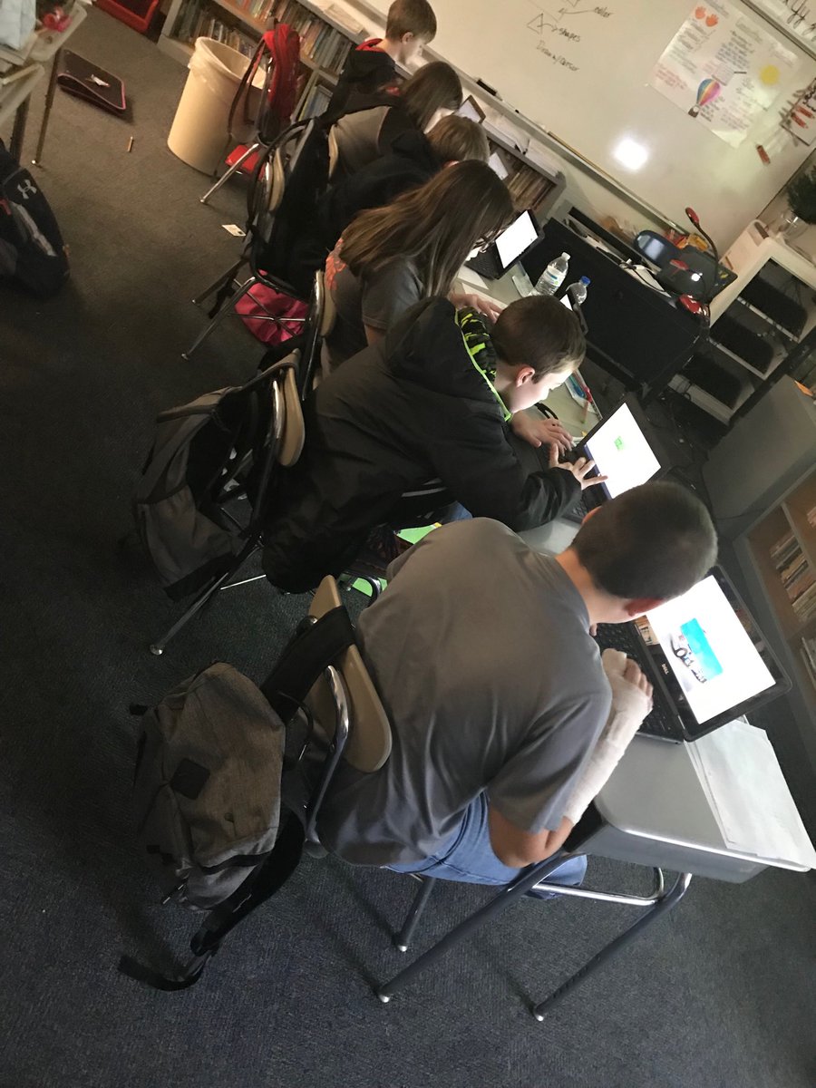 DrCarlaNeal's tweet photo. ⁦@BENPanthers⁩ #googledraw in 5th grade! #DLDayz #IgniteCCS https://t.co/QzdHaCaLSW