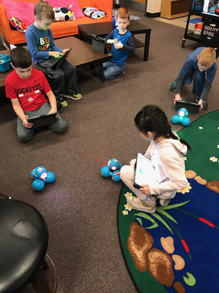 Learning more about coding in first grade with our Dash and Dots! #kuckroom2 #brown