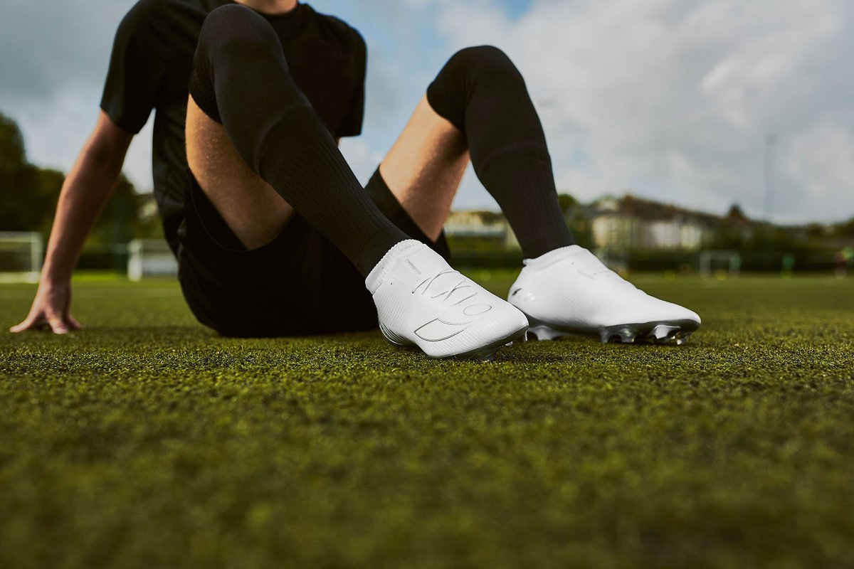 ConcaveFootball's tweet photo. Let’s see you try and compete! #Innovation and #Design, raise the game! The #rawforcepack #volt available via the link https://t.co/2dEaMwm5yk #CaveGang https://t.co/QiEiXMMSWN