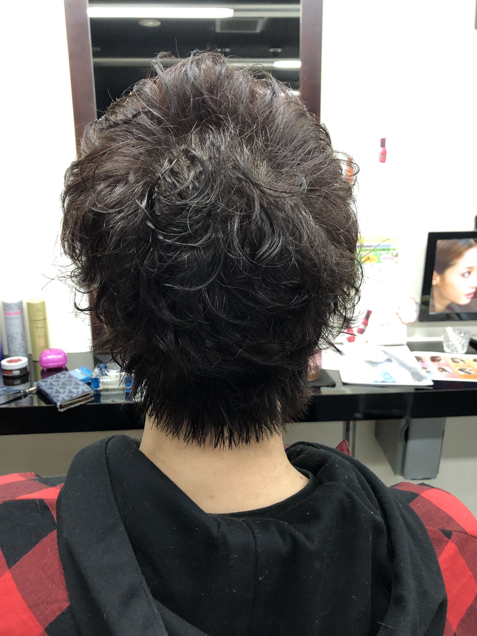 ヘアーラウンジカルネ 熊谷真人 メンズ束感 外国人風パーマ スタイル T Co Zsty5adrcu 滝川市美容室 滝川美容室 パーマ 2ブロック カット メンズパーマ メンズカット 強めパーマ ワイルドパーマ 2ブロックパーマ 外国人風 外国人風