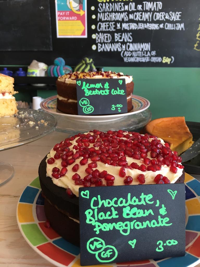 umbrella_cafe's tweet image. This afternoon's bakes, just out of the oven ❤ 

Both vegan &amp;amp; gluten free with gorgeous flavours 🍋

#communitycafe #veganglutenfree #creativecooks