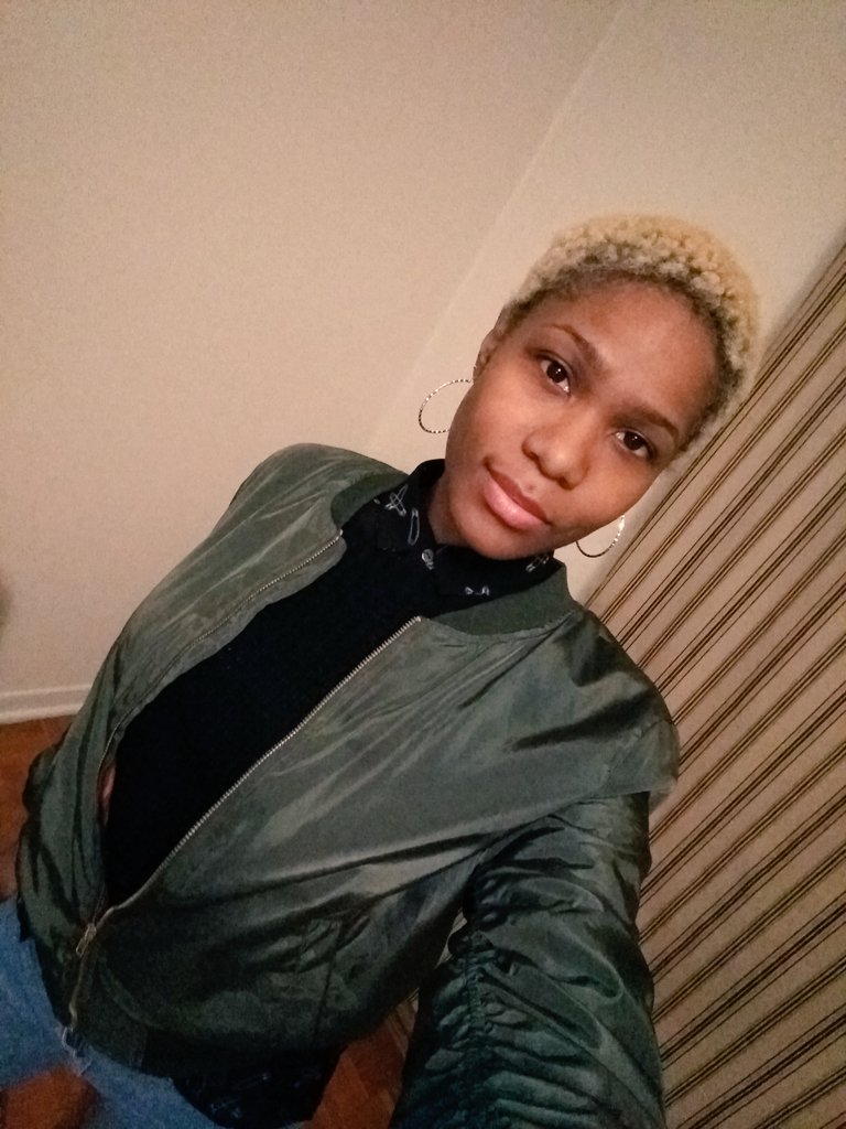 Supamob1's tweet image. Hi world 🙂 #Supamob #youngcreative #young #designer  #fashion #ootd #style #beyou #naturalhair #shorthair