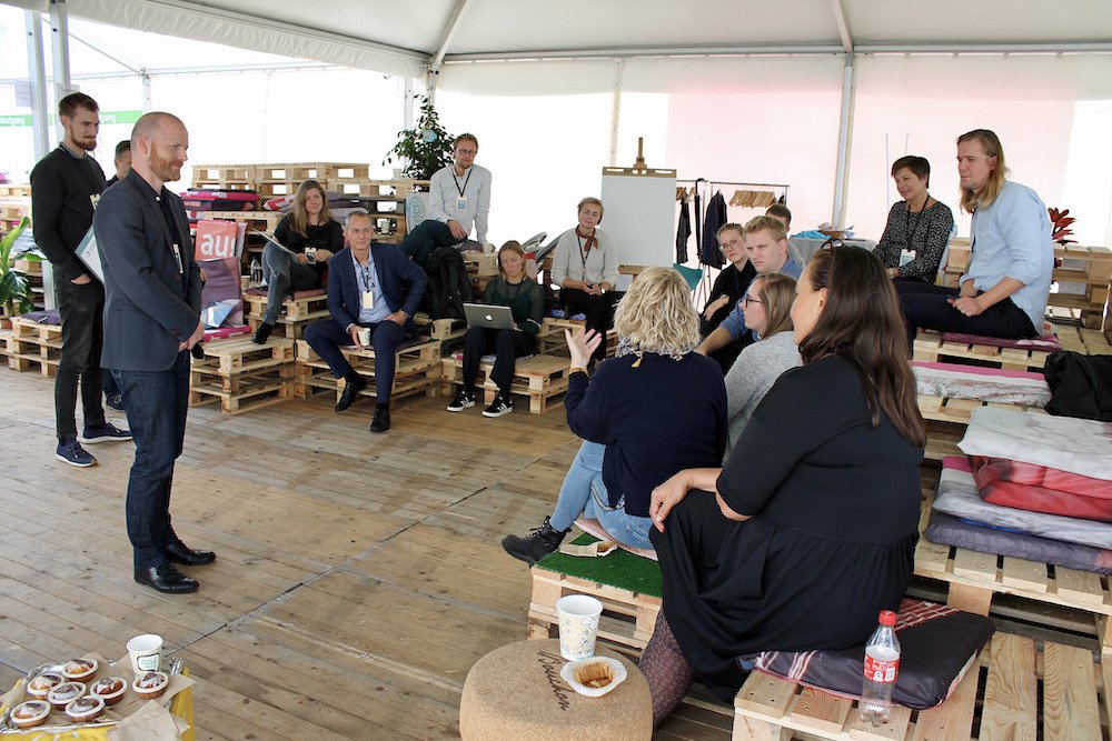 SusBuild's tweet photo. Har du hørt det? SB fik 62 ansøgninger ind fra 19 forskellige lande 💪🏼 Tusind tak til alle jer for hjælpen med at finde frem til alle de spændende løsninger fra både herhjemme og udlandet. Læs her hvilke innovationer vi fik ind og hvad de næste steps er: https://t.co/ZBdUgEmWIx https://t.co/PwLIMrl0mo