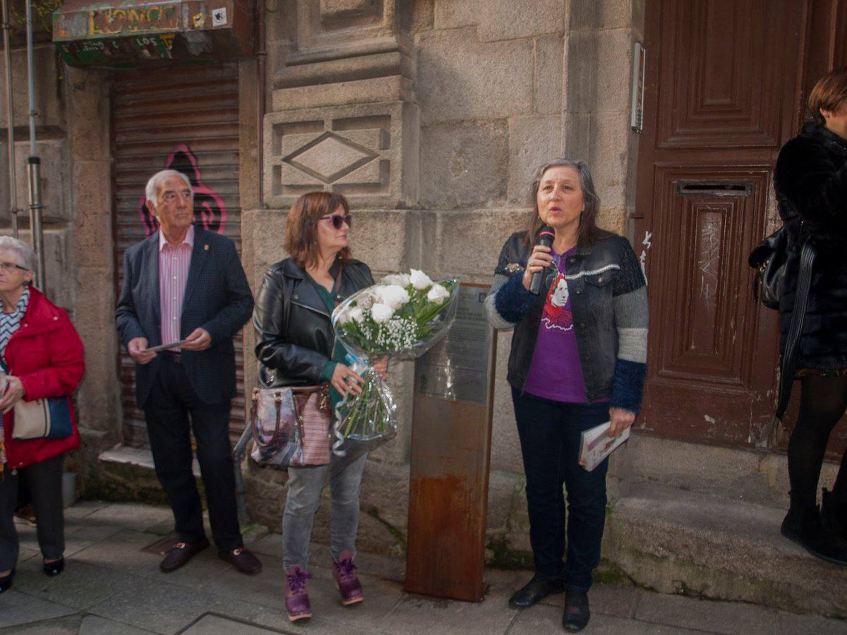 ACOCastrodeVig1's tweet photo. Celebración do Día de Rosalía (24 de febreiro de 2019) en Vigo, organizado conxuntamente coa AELG https://t.co/uyyd63u2pV