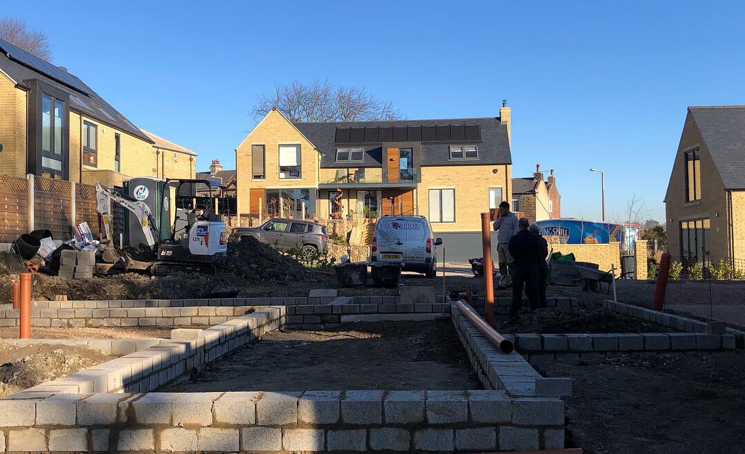 EightOneTwoarch's tweet photo. Early morning site visit at #DelfGarth #Dodworth this morning to view progress on #Plot4. All plots have been designed by our Director in previous employment and we are now over the moon to finishing the site! Great Progress #Architects #Dodworth #Barnsley @RIBAYorkshire https://t.co/hs1GfX2lcM