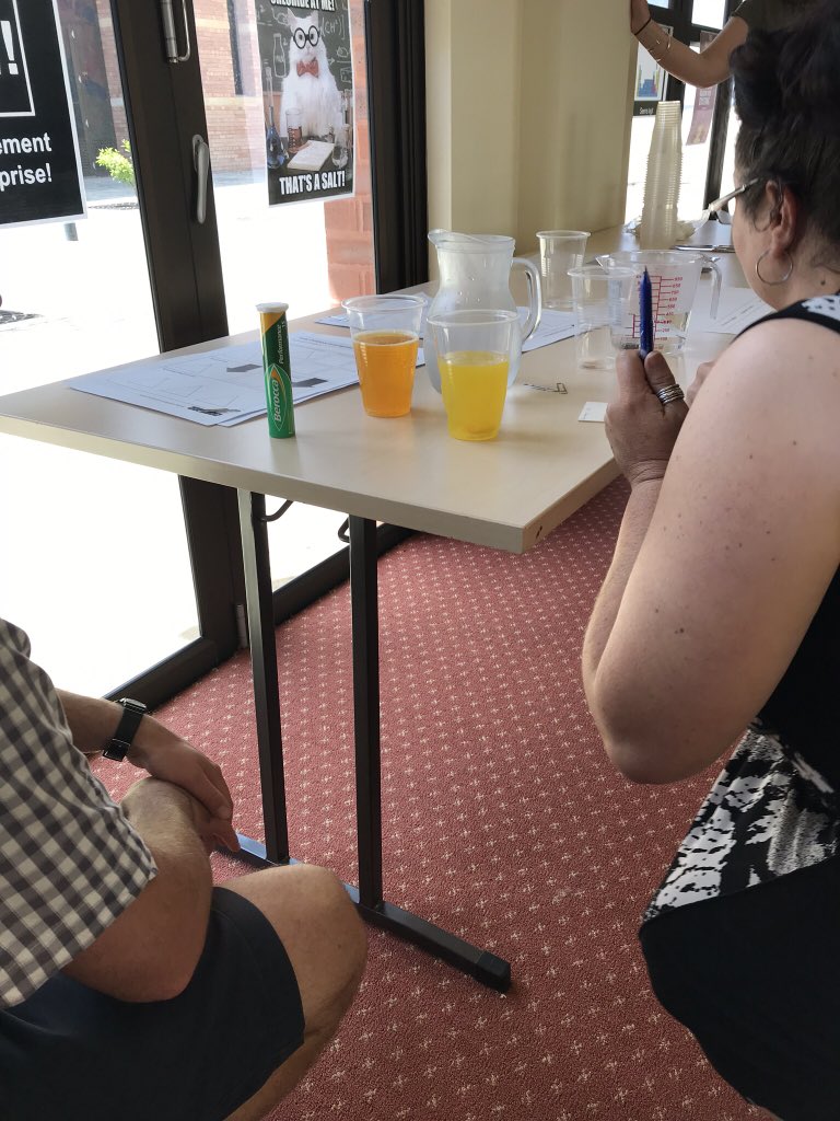 Shell_Lloyd70's tweet image. Investigating, sharing, collaborating, questioning.  A fantastic day exploring chemical sciences with @CatholicEdWA specialist primary science teachers in Bunbury.  So much wisdom in the room. #ktscience #sciencerocks