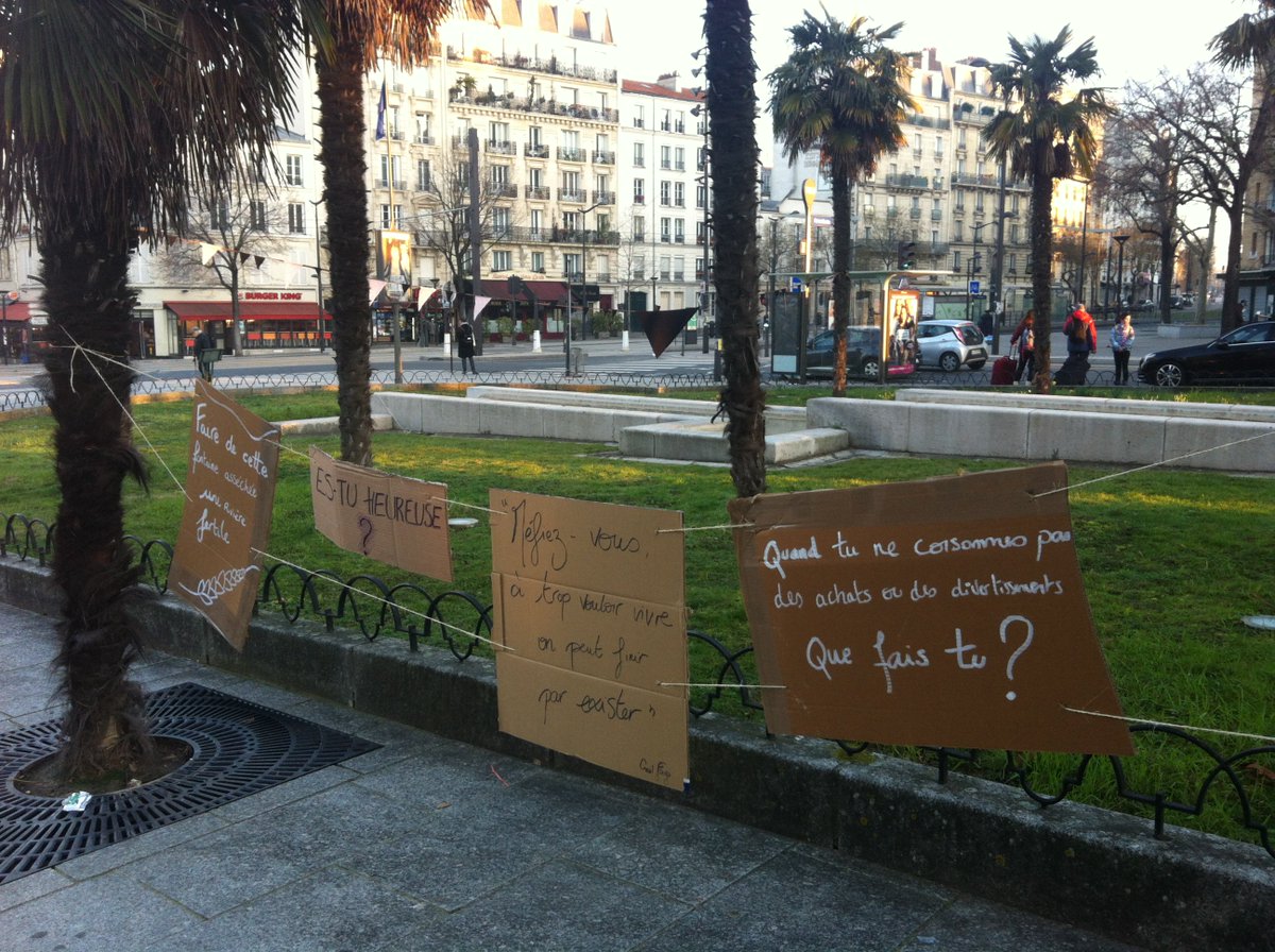 MilieGr's tweet photo. Inspirations @GaelFaye et @MilkCoffeeSugar à #PorteDorée boulevard de la révolte sur îlot de poésie 💛 https://t.co/yZQdaCuxeu