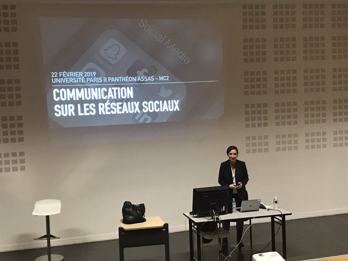 Julia_Ge1's tweet photo. Un grand merci à Ambre Rouzier @aerouzier, directrice réseaux sociaux de @Hermes_Paris, pour ses deux cours très intéressants et dynamiques au sujet de la communication sur les réseaux sociaux ! @MC2_Assas #mc2 https://t.co/qgcWEClAaq