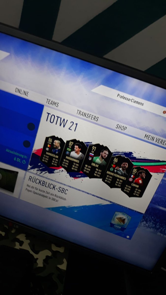 JFrehsner's tweet photo. @EAFussball @GamerBr0ski  geiler fail FIFA https://t.co/A6H1bJFnmN