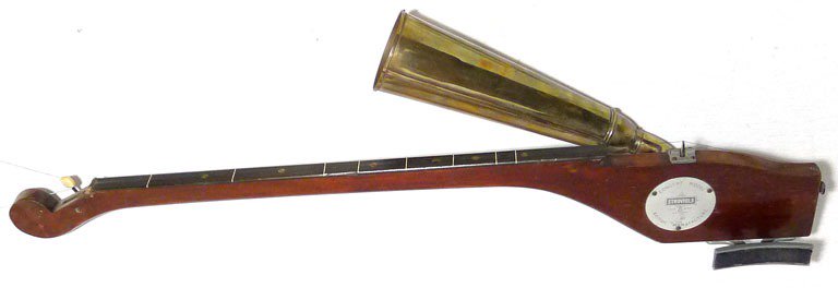 We have a nice Strohviols One String Fiddle new on the site.  instrumentspast.co.uk/instruments/CV…