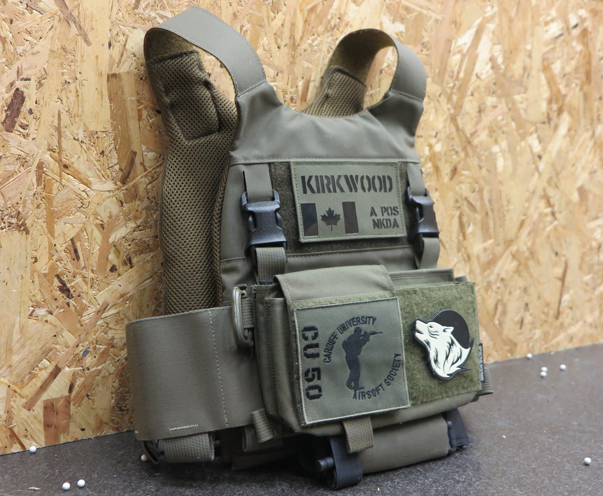 CU_AirsoftSoc's tweet photo. CU50 with a super sexy @ferroconcepts Slickster set-up, paired with a @spiritussystems MK3 Micro Fight Chest Rig &amp; glow-in-the-dark wolf patch, &amp; TQ holder. The swanky https://t.co/AzkrKRPnBO IR patch just brings it all together.

#cuas #ferroconcepts '#slickster #spiritussystems https://t.co/ZZDiw5fAKX