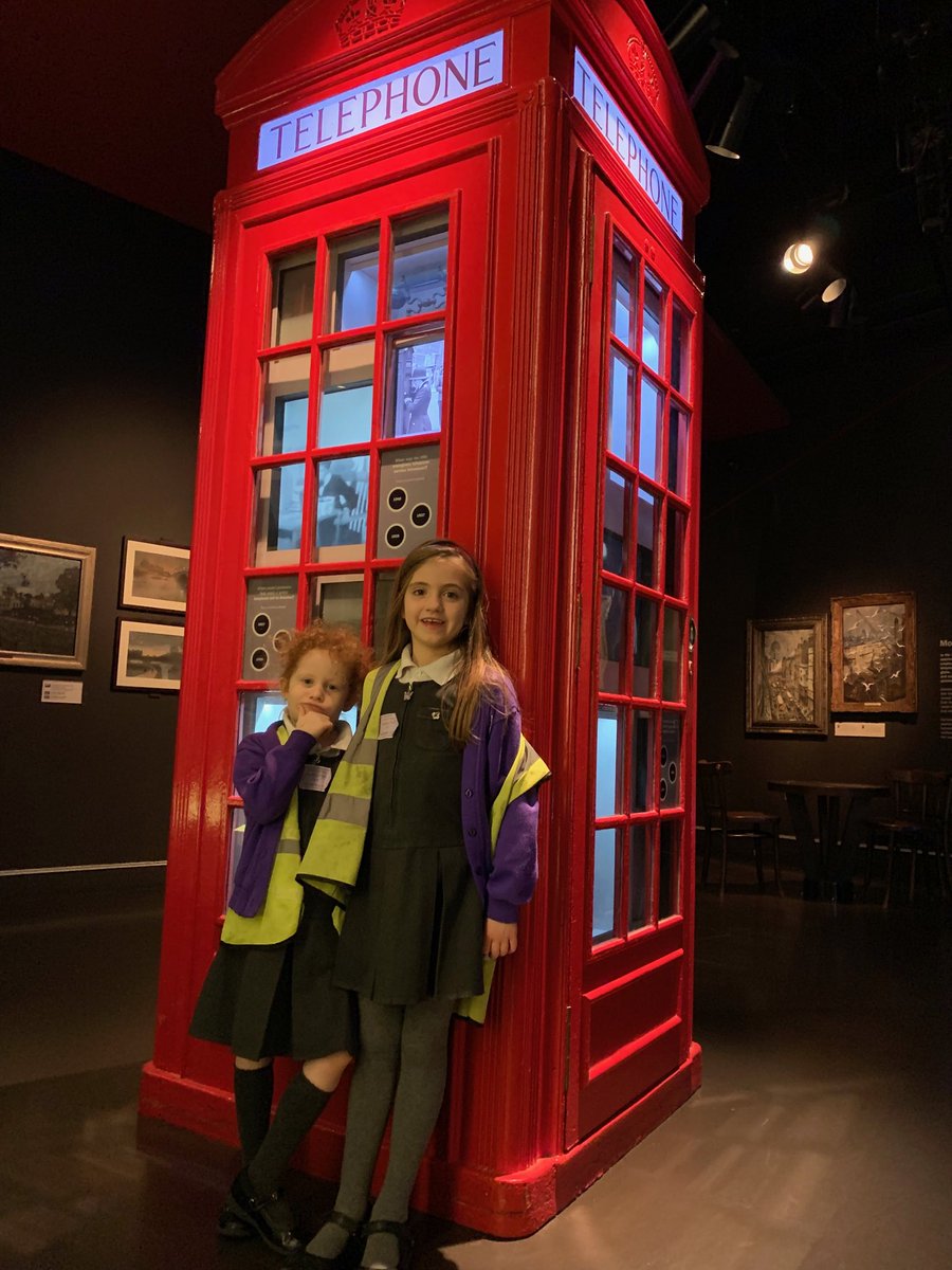 HPA_Philip_Lane's tweet image. We’ve found some familiar items in the ⁦@MuseumofLondon⁩ - what shall we find next?! #hpapltrips #hpaplbarcelonaclass
