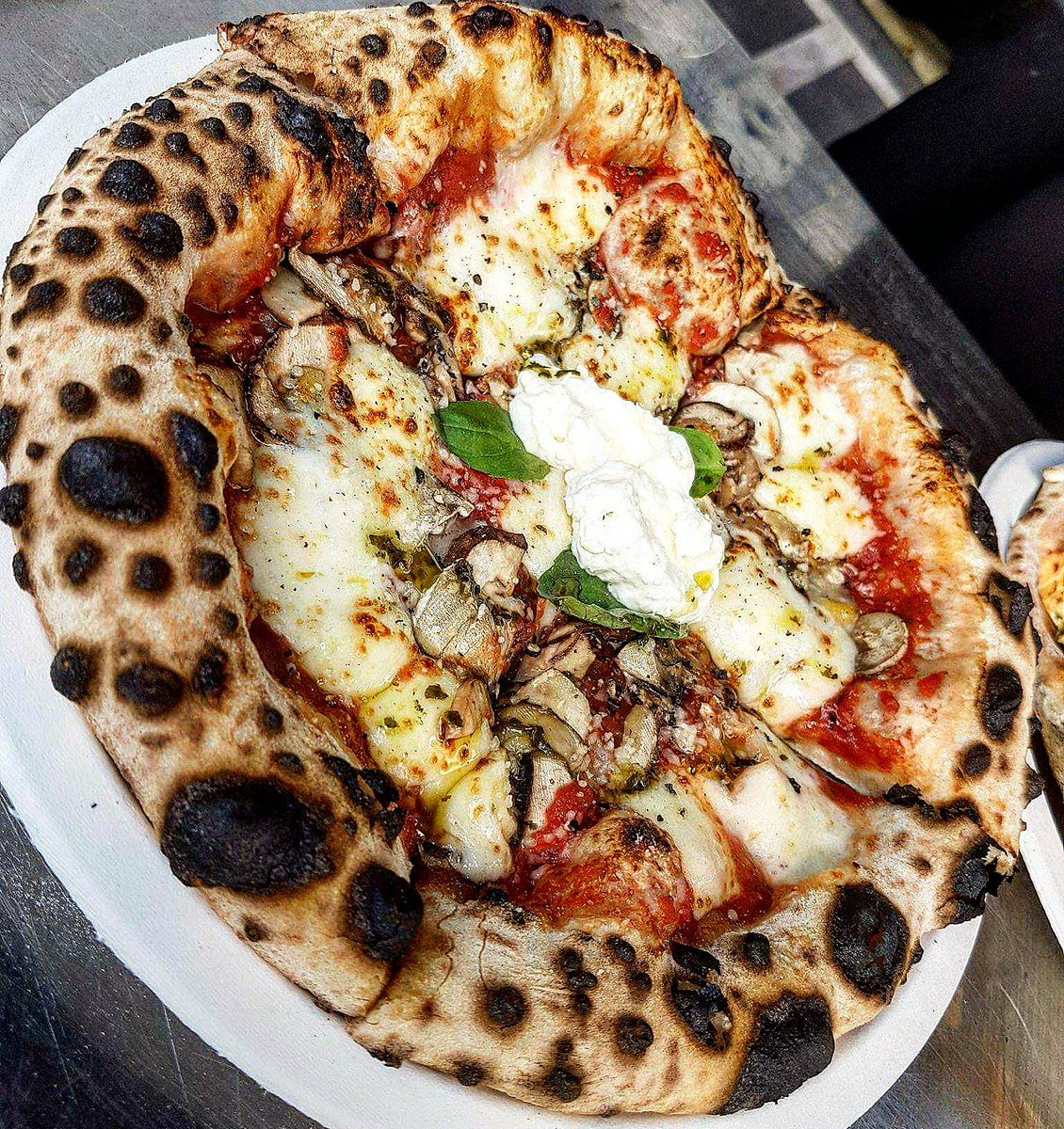 TheRusticCrust's tweet photo. 4oz pots of our #properpizza dip .. Homemade #parmesancream always made fresh for each pop-up service £1.50. https://t.co/419d7IMki6