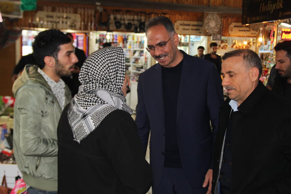 mehmetkusnet's tweet photo. İlçe başkanımız Sn. @mehmetmogal63 ile birlikte Ziyaeddin Akbulut Çarşısında bulunan esnafımızı ziyaret ederek taleplerini dinliyoruz.

#MemleketİşiGönülİşi 

@RT_Erdogan @mehmetozhaseki 
@byildiz63 @zabeyazgul https://t.co/Yhb4z8OUeY