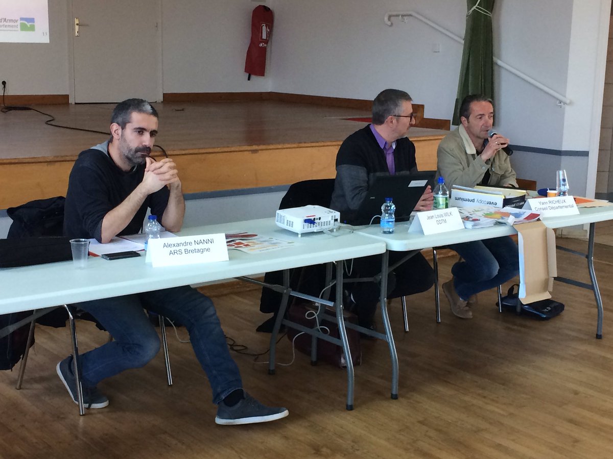 lebimsa's tweet photo. #CotesdArmor #MaëlCarhaix Forum #logment organisé par la @msa_armorique Rencontre avec les professionnels sociaux et élus du territoire #cckb #kreizbreizh avant l’ouverture des stands à la population cet après-midi #logement #PrécaritéEnergetique #HabitatIndigne @bernardsimon29 https://t.co/Nacf5DMzPE