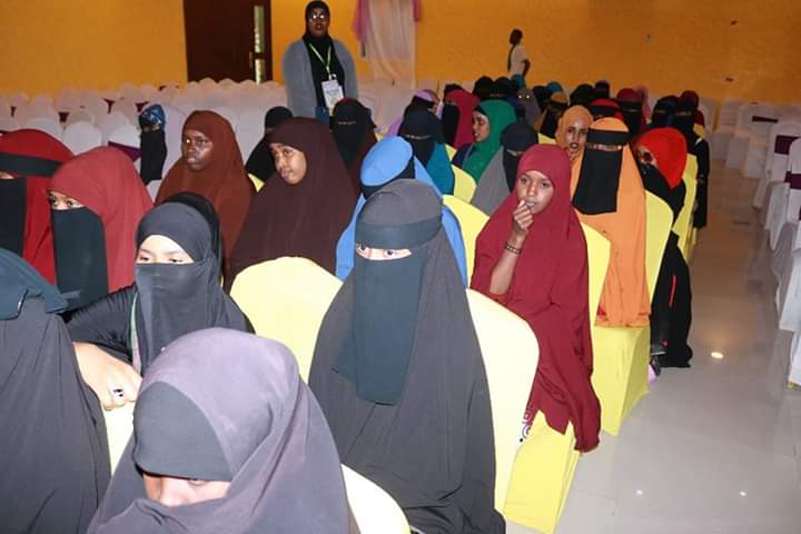 KASIM252's tweet image. Wax aheyd madal aan kula Hadley ardey boqlaal ah oo kasoo gudbaya dugsi sarre  si  ay  xog ugu Helaan jamacadda iyo nolosha sugeysa 
#PUPLICTALK 
#MOTIVATION 
#KASIM