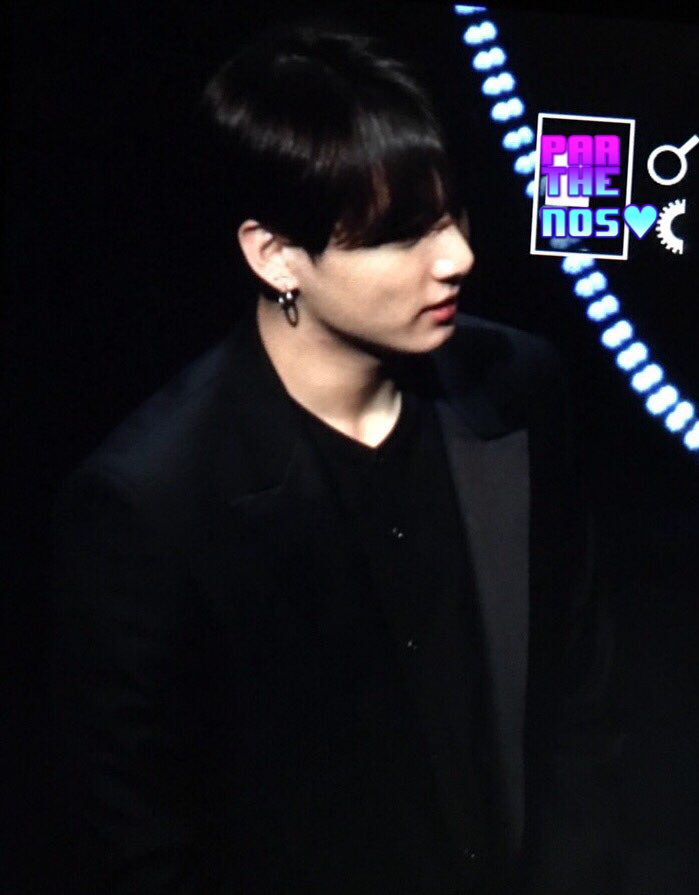 PARTHENOS_0901's tweet photo. 190226  이데일리 문화대상 정국🥰
 #방탄소년단 #BTS #정국 #JUNGKOOK
@BTS_twt 
😚😚 https://t.co/Q39BCF9IjF