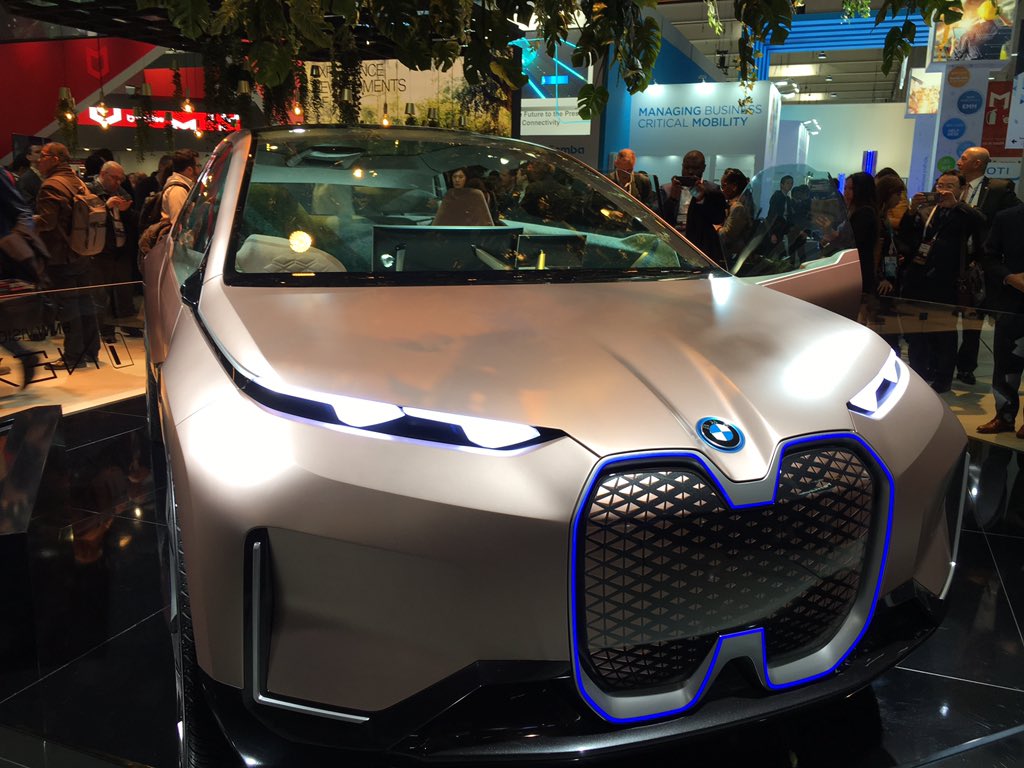 LucianT00's tweet photo. #bmw #inext presents the Future of automotive interactions #mwc19 #autonomousdriving #naturalinteraction https://t.co/qmkxliRMgd