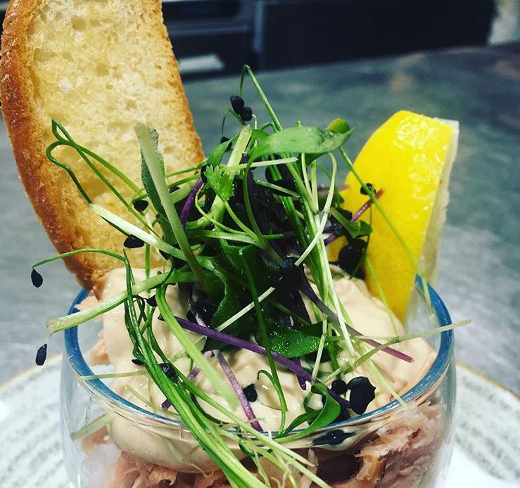 TheElphinstone's tweet photo. Have you tried the food at the Elphinstone yet?🍴 What are you waiting for! #dinehere #elphinstone #tasty #foodies #hotel #restaurant #local #familyfriendly #family #familybusiness #localpub #localproduce #chef #tempting #biggar #southlanarkshire #scotland https://t.co/uCVoKViCch