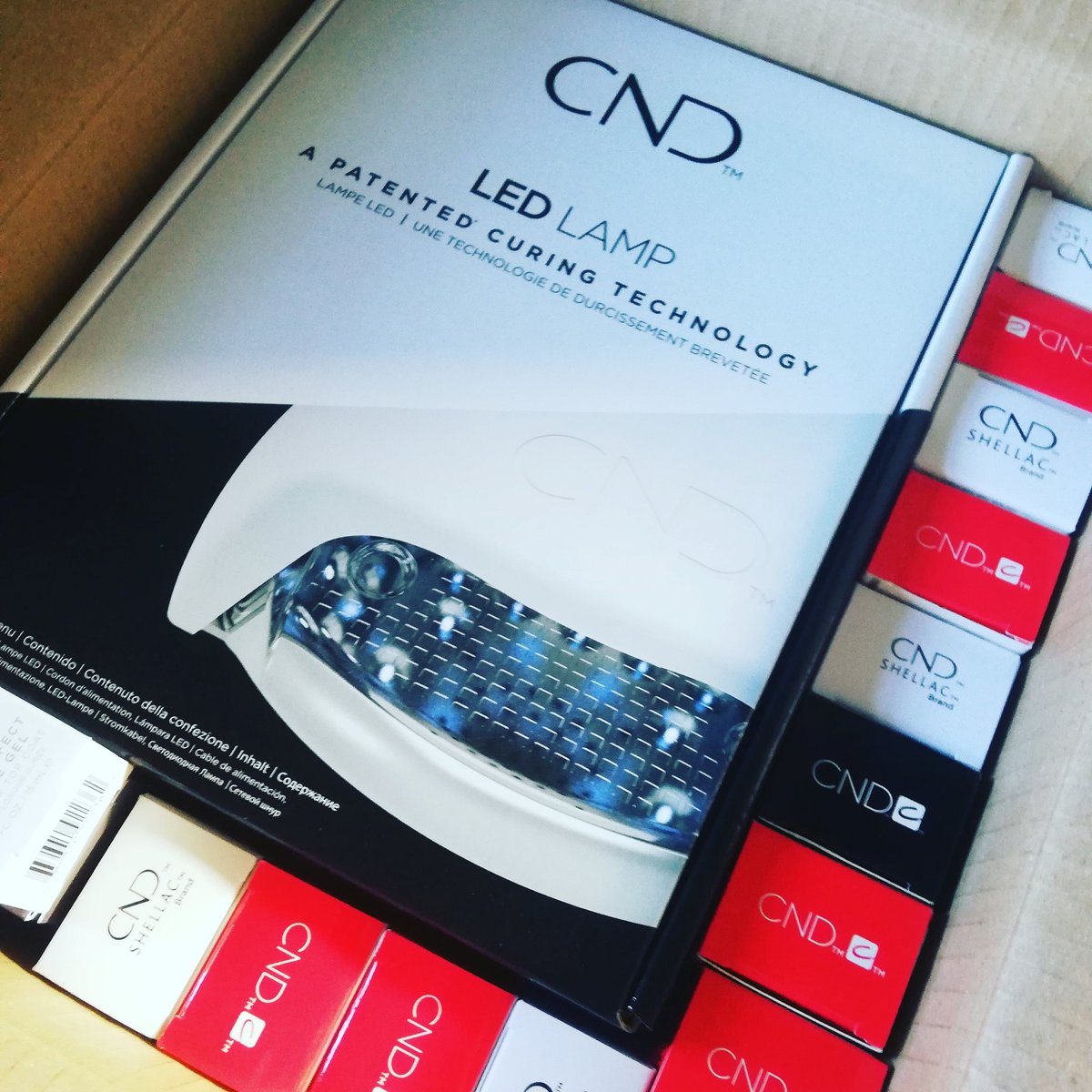 kwnailstylist's tweet photo. โค๏ธ new CND lamp โค๏ธ
super speedy delivery, TY @sweetsquaredleeds @servethepro
.
#excited #nailmail #shipley #shipleynails #saltaire #saltairenails #cnd #newcndledlamp #cndshellac #cndshellacluxe https://t.co/3agSugH5jW
