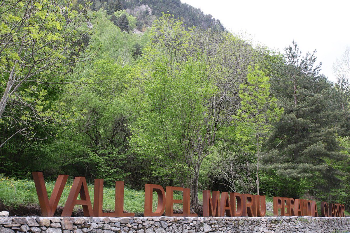 Pas endavant per disposar ben aviat d’un aparcament a l’entrada de la <a href="/ValldelMadriu/">Vall del Madriu</a> 🌲 per la carretera de La Plana. El Comú ha aprovat llogar una parcel.la per ubicar-hi aquest equipament 🚗. #EscaldesEngordany #Andorra