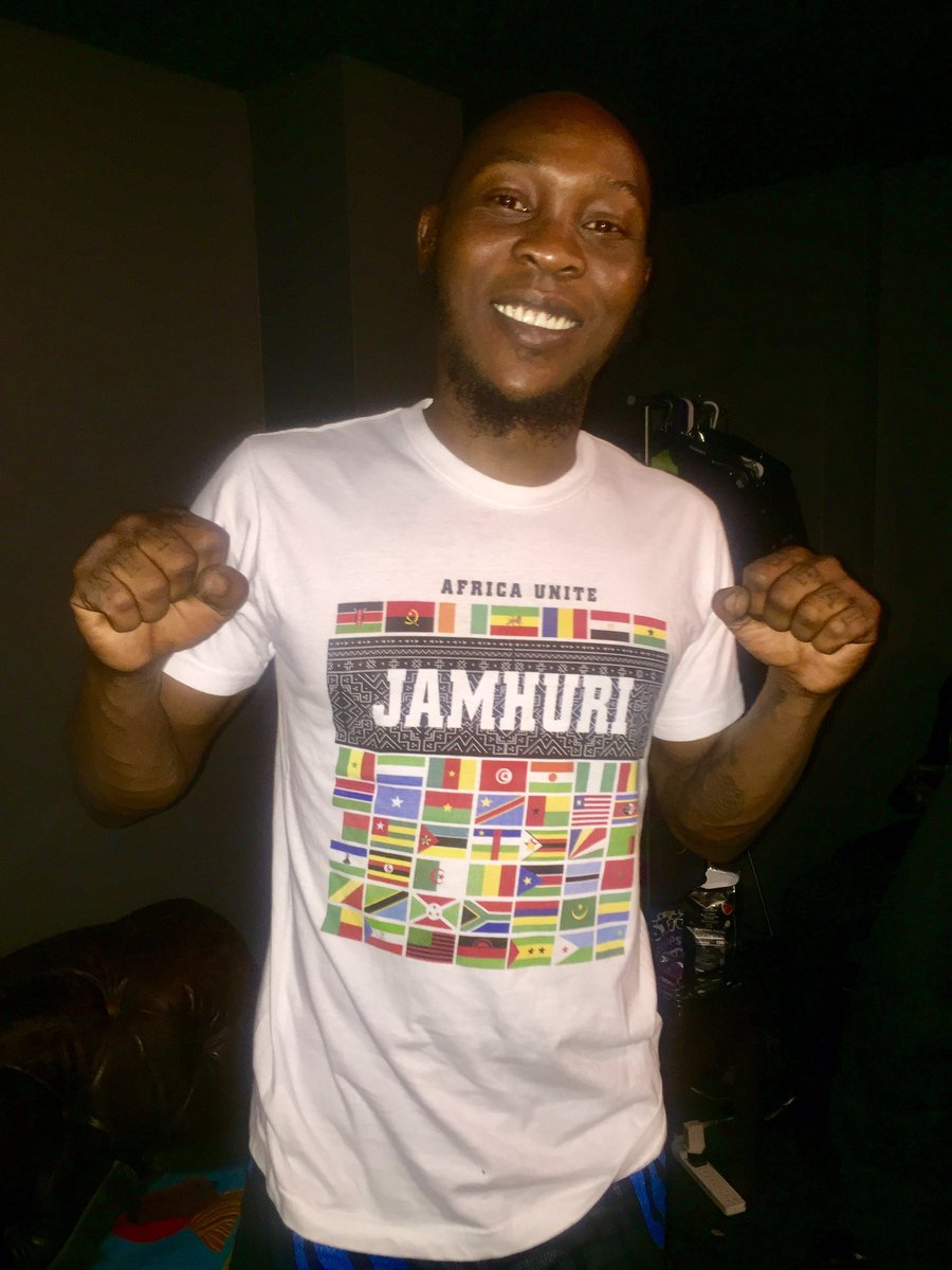JWKimathi's tweet photo. 👑 Royal-Tee 👑 @seunkuti #africancloth #jamhuriwear #africaunite https://t.co/7ANCkm7Y7B