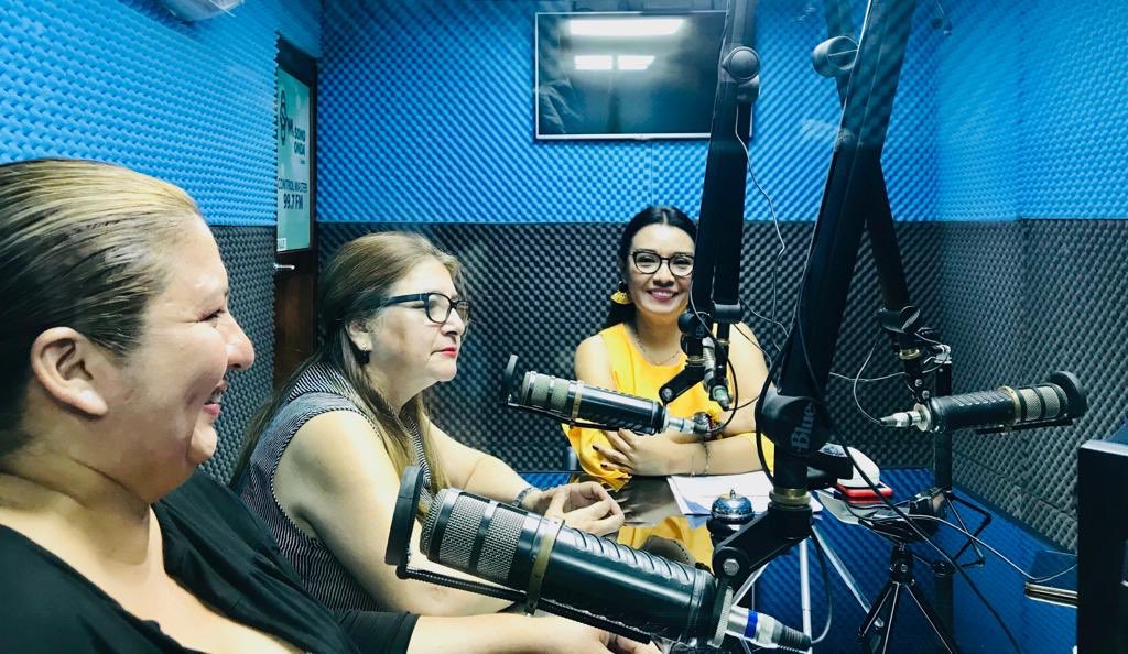 SupercomZona4's tweet photo. La Intendenta @ferhifra hace un balance del trabajo realizado durante cinco años en la #IZ4.
También informa sobre #SupercomRendiciónDeCuentas en @SonoOndaHDRadio #Portoviejo https://t.co/LRlrMf40au