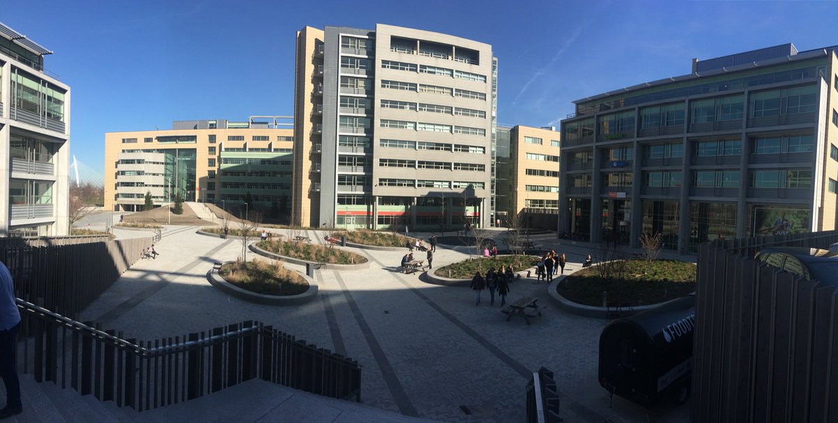 Kom je ook even in de zon zitten op ons nieuwe plein op de Secoya campus? Vitamine C opdoen en ontmoet één of meerdere van de ca. 2.000 bewoners van onze Secoya community! #secoyatalk #secoya #utrecht #papendorp