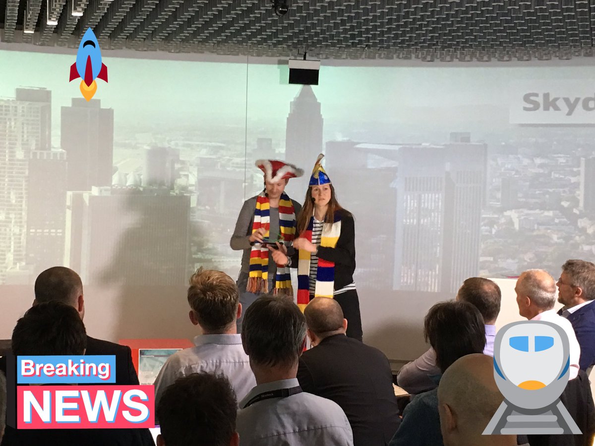 SaxoTom's tweet photo. Närrisch geht es los beim 7. #SkydeckPitchEvent #SkydeckAccelerator des @DB_Skydeck https://t.co/kufV5S9rCS